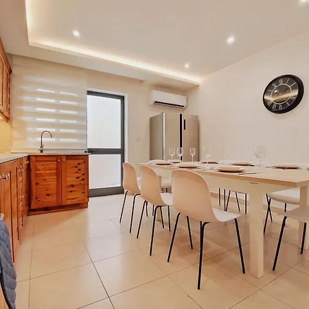 3br Duplex With Rooftop Bbq In North Of Malta Apartament *