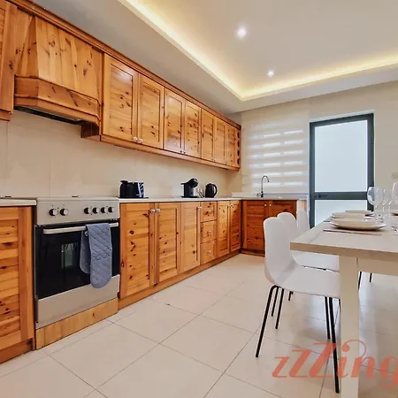 Apartament 3br Duplex With Rooftop Bbq In North Of Malta *